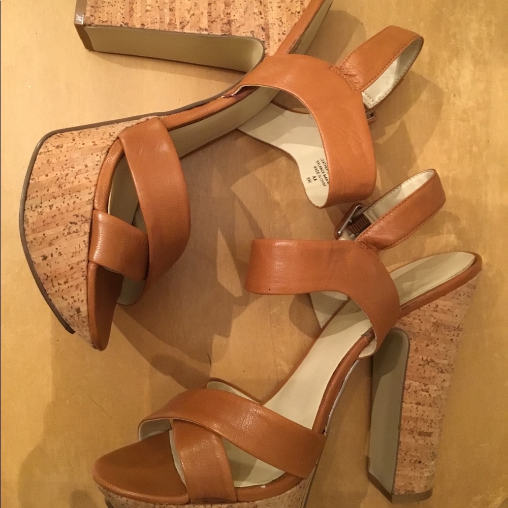 Bandolino brown leather platforms